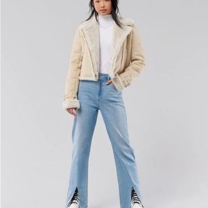 Hollister beige faux shearling cropped jacket
